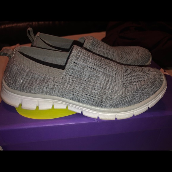 Woman’s active comfort slip ons - Picture 2 of 4